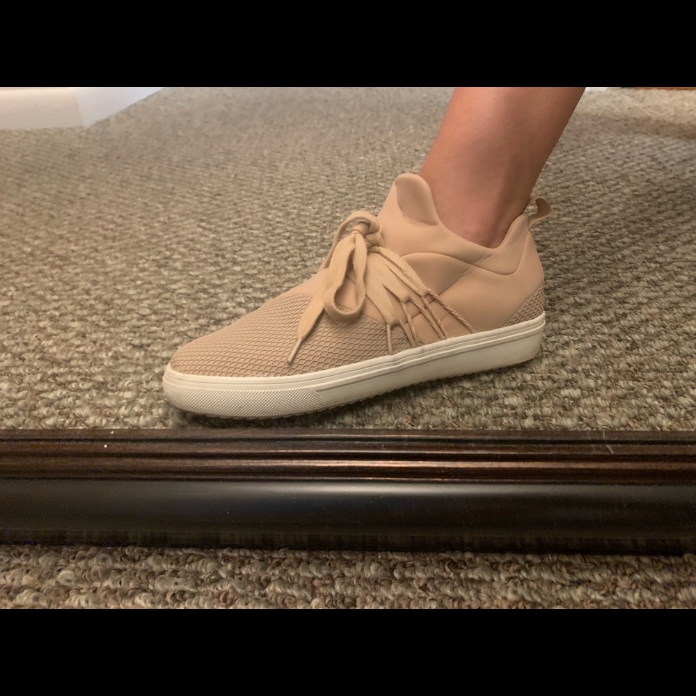 Steve Madden Blush Lancer Lace up Sneaker